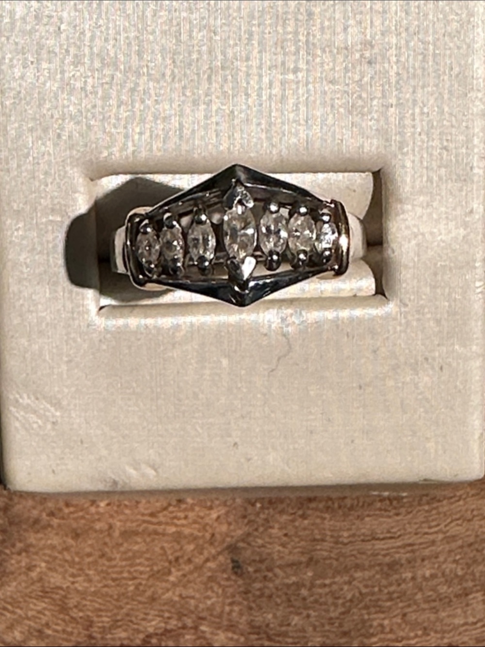 14 k diamond ring size 7 1/2